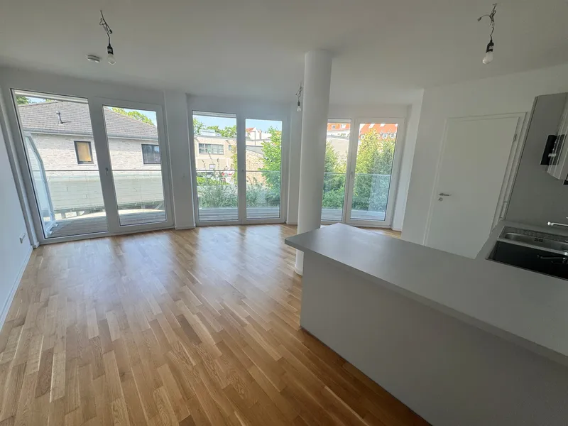 Morgens Wasserblick, abends auf der Terrasse –  2 Zimmer Traumwohnung mit Einbauküche — photo 1